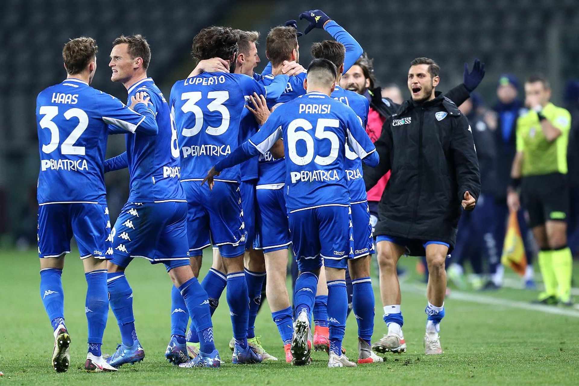 亚球员不仅 亚球员不仅