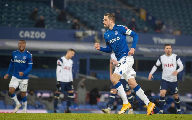 他仍能保持 他仍能保持