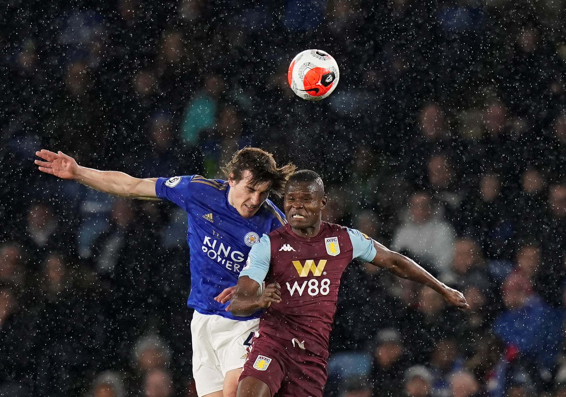 帮助队友创 帮助队友创